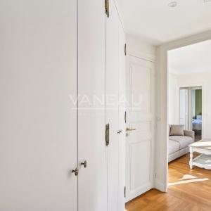 PARIS VIIe - LA TOUR MAUBOURG - PROCHE RUE CLER