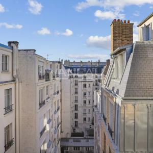 PARIS VIIe - LA TOUR MAUBOURG - PROCHE RUE CLER