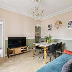 Paris IXe - Un écrin lumineux rénové en 2025 - DPE D -