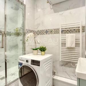 Paris IXe - Un écrin lumineux rénové en 2025 - DPE D -