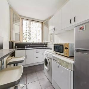 Métro Commerce - Deux pièces