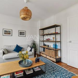 Boulogne Reine-Victor-Hugo– Duplex trois pièces en dernier étage