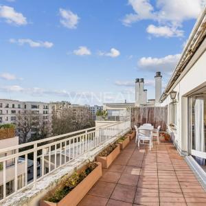 Paris XVIème - Dernier étage avec terrasse