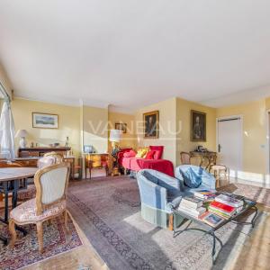 Paris XVIème - Dernier étage avec terrasse