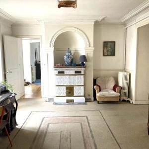 PARIS 9e - Grand Appartement - 230 m² - 5 chambres -