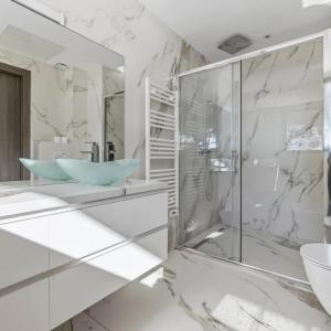 Mougins : Villa contemporaine d’exception avec vue mer panoramiq