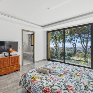 Mougins : Villa contemporaine d’exception avec vue mer panoramiq