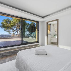 Mougins : Villa contemporaine d’exception avec vue mer panoramiq