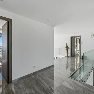 Mougins : Villa contemporaine d’exception avec vue mer panoramiq