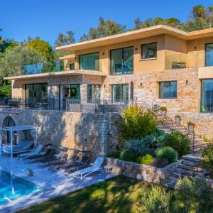 Mougins : Villa contemporaine d’exception avec vue mer panoramiq