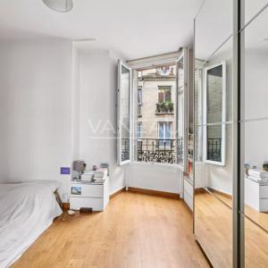 PARIS XVe - Place du General Beuret - Appartement deux pièces en