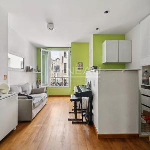 PARIS XVe - Place du General Beuret - Appartement deux pièces en