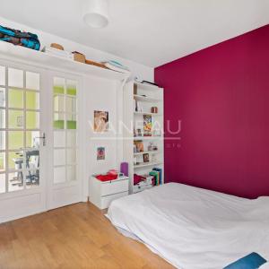 PARIS XVe - Place du General Beuret - Appartement deux pièces en