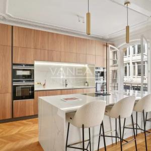 Paris XVIe-Trocadéro-Superbe appartement de 7 pièces prêt à vivr