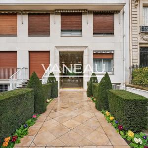 Paris XVIe- Georges Mandel - Pied à terre avec balcon