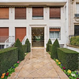 Paris XVIe- Georges Mandel - Pied à terre avec balcon
