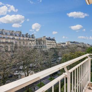 Paris XVIe- Georges Mandel - Pied à terre avec balcon