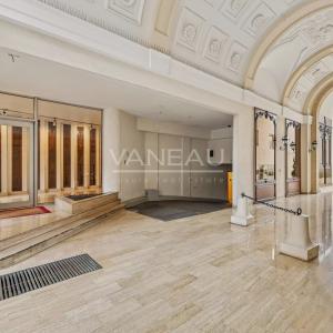 PARIS IXe - Nouvelle Athènes/ rue Pigalle - Studio avec loggia -