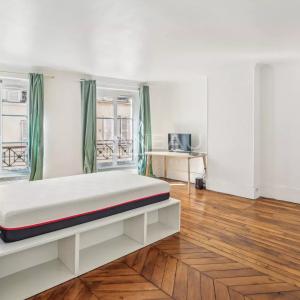 Paris XVIIe  Villiers / Levis - Grand studio de 30 m2