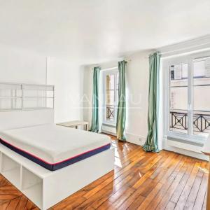 Paris XVIIe  Villiers / Levis - Grand studio de 30 m2