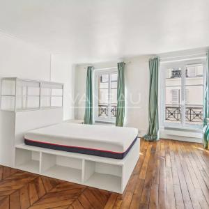 Paris XVIIe  Villiers / Levis - Grand studio de 30 m2