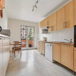 Paris VIIe - PLACE DE BRETEUIL - Appartement avec terrasse