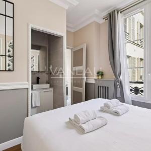 Paris IXe - Un écrin lumineux rénové en 2025 - DPE D -