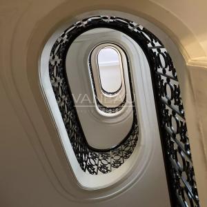 PARIS 9e - Grand Appartement - 230 m² - 5 chambres -