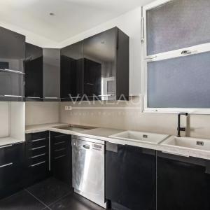 Paris XVIe - Passy - Vue panoramique et balcon.