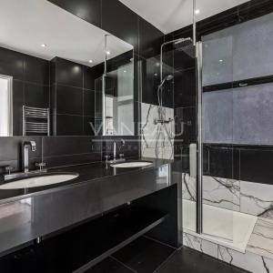 Paris XVIe - Passy - Vue panoramique et balcon.