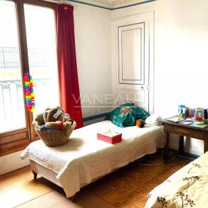 PARIS 9e - Grand Appartement - 230 m² - 5 chambres -