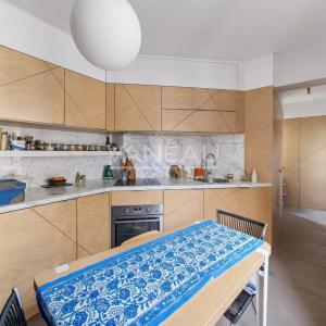 Charmant deux pièces refait à neuf – Etage élevé – Paris 10ᵉ