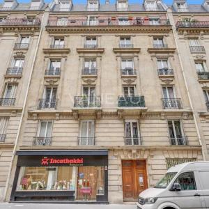 Paris 15ème - Ernest Renan - charmant deux pièces en étage élevé