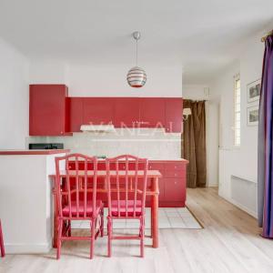 Paris 15ème - Ernest Renan - charmant deux pièces en étage élevé