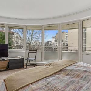 Paris XVIe - Ranelagh - Duplex en dernier étage - Terrasses et v