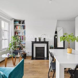 Exclusivité  - Paris 4e - Rue Saint-Antoine - vue dégagée et ens