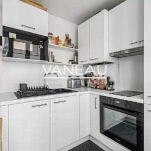 Paris Xe - Rue Beaurepaire - Beau 3 pièces classique en parfait 