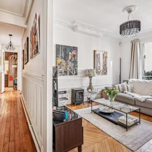 Paris XVe - Croix Nivert : Appartement quatre pièces, charme de 