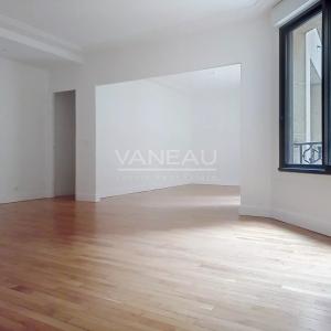 PARIS VIII - Appartement avec deux chambres - Rue Clément Marot