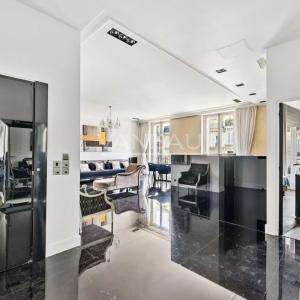 Paris VIII - Triangle d'or  - Quartier Saint Philippe du Roule