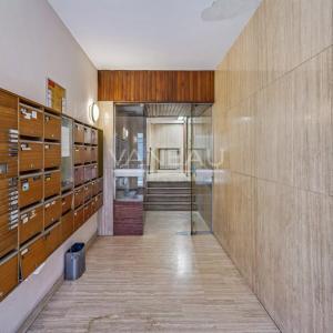 Paris XXème - Place Edith-Piaf - Studio idéal comme investisseme