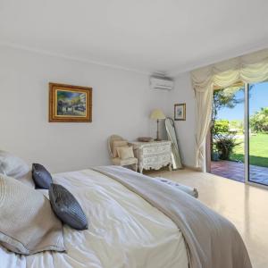 A VENDRE CANNES LE CANNET  VILLA SPACIEUSE DOMAINE PRIVE