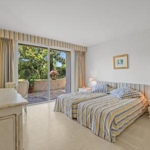 A VENDRE CANNES LE CANNET  VILLA SPACIEUSE DOMAINE PRIVE