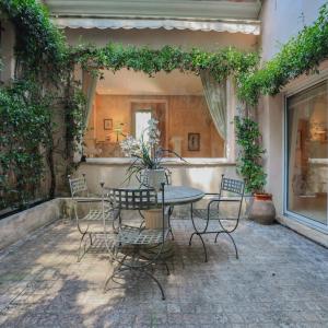 A VENDRE CANNES LE CANNET  VILLA SPACIEUSE DOMAINE PRIVE