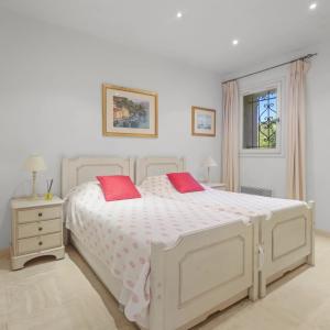 A VENDRE CANNES LE CANNET  VILLA SPACIEUSE DOMAINE PRIVE