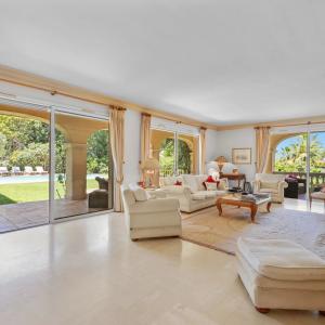 A VENDRE CANNES LE CANNET  VILLA SPACIEUSE DOMAINE PRIVE