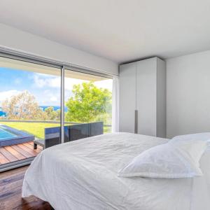 SUPER CANNES  VILLA CONTEMPORAINE VUE MER A VENDRE