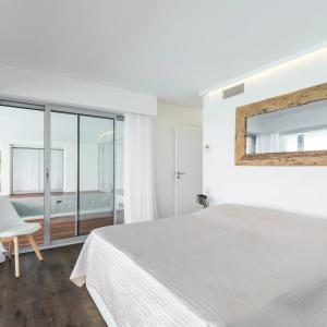 SUPER CANNES  VILLA CONTEMPORAINE VUE MER A VENDRE