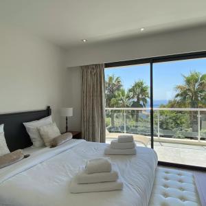 SUPER CANNES VILLA CONTEMPORAINE VUE MER A VENDRE