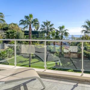 SUPER CANNES VILLA CONTEMPORAINE VUE MER A VENDRE
